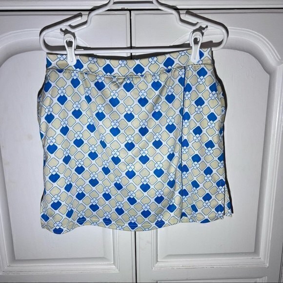 Pants - Birdy & Grace Women’s Golf Skorts w/pockets, Size M Beige Blue Flower Pattern‎